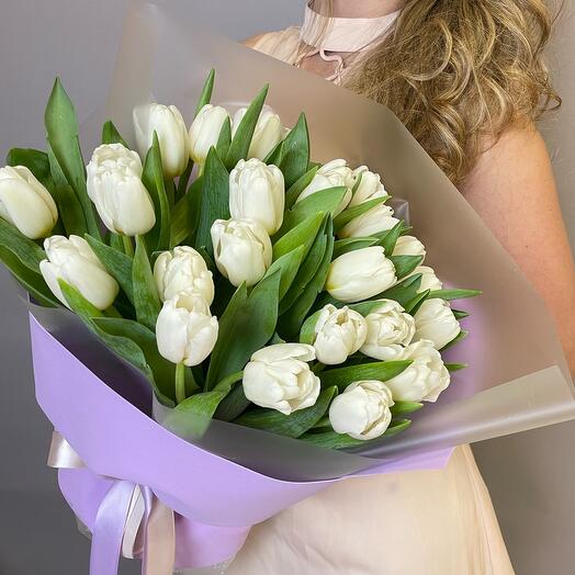 25 белых Тюльпанов