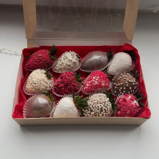 Caja de 12 fresas cubiertas de chocolate