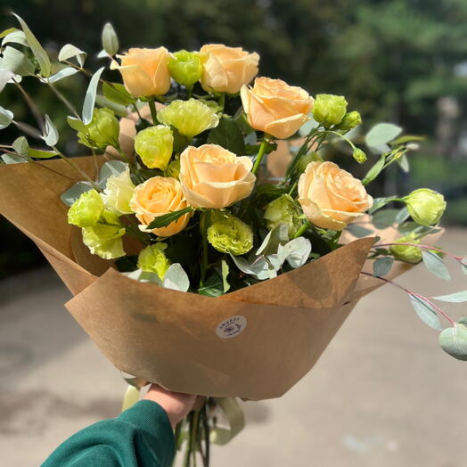 Rose and eustoma 🌼