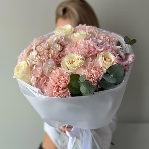Delicado ramo de rosas