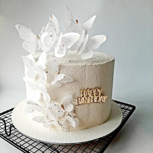 Торт с вафельными бабочками