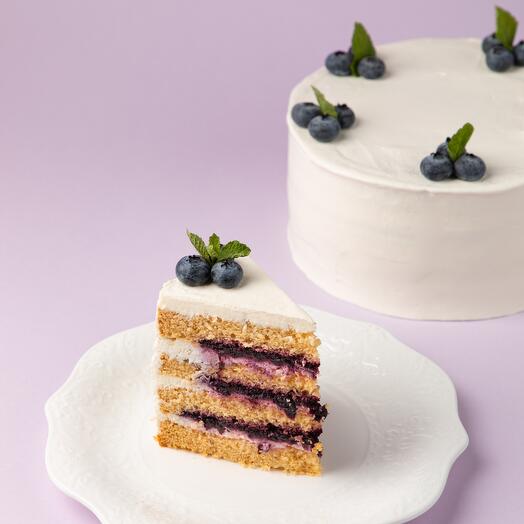 Черничный торт кусочек