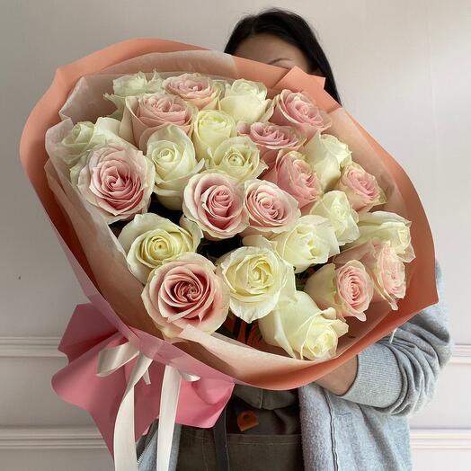 25 отборных  роз