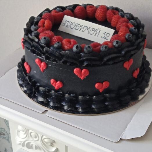 Торт бисквитный 8-10 порций "Чёрный с сердечками Ламбер"