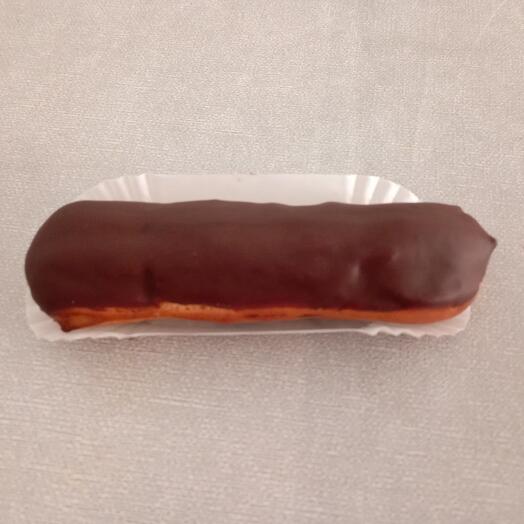 Eclair al chocolate