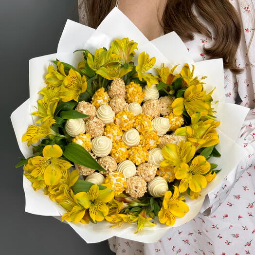 Букет из клубники в шоколаде 36-37 шт с альстромерией Sunny