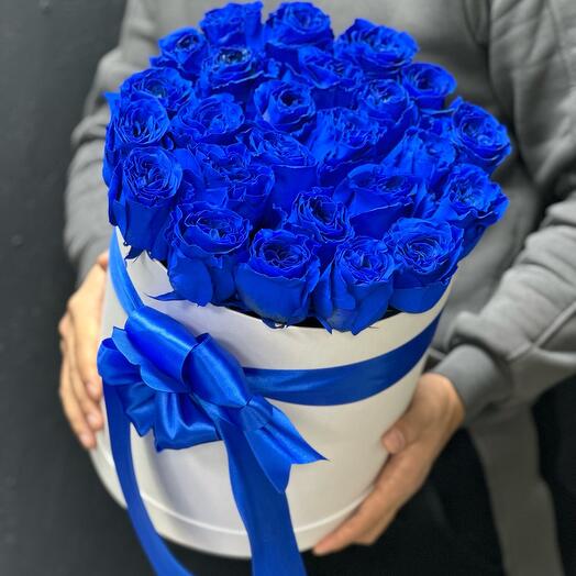 Синие розы в коробке