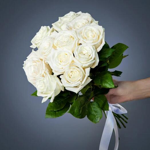 Mono ramo de 11 rosas blancas