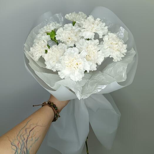 Букет из 9 белых диантусов