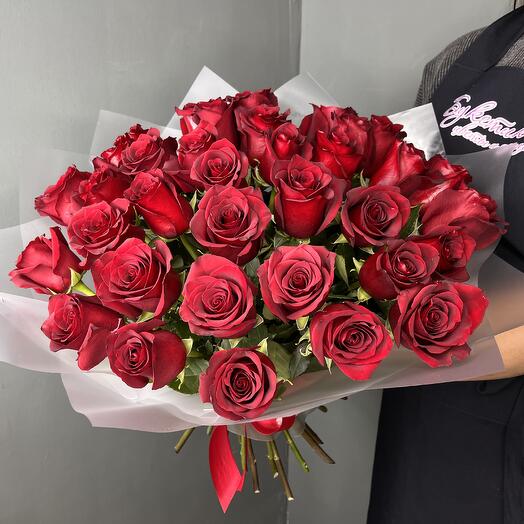 Букет из 35 красных роз