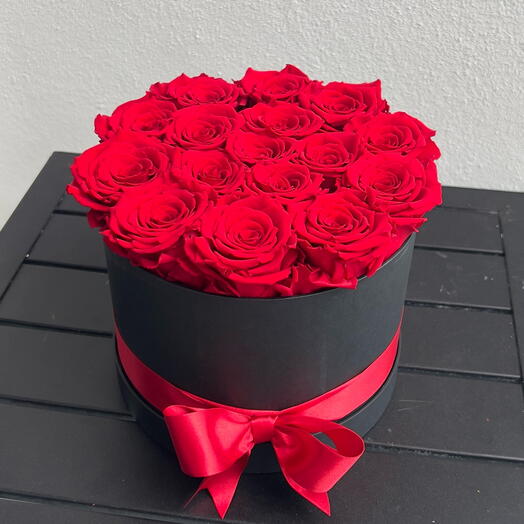 Long lasting red roses