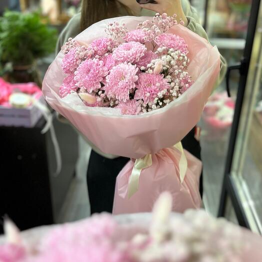 Crisantemos arbustos con gypsophila