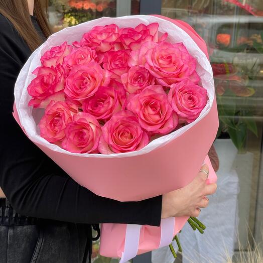 Bouquet of pink roses