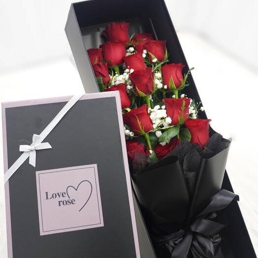 15 Premium Red Roses in Box