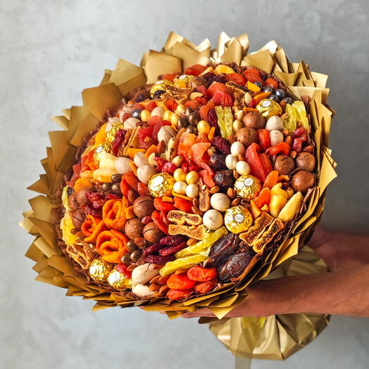 Букет из сухофруктов и орехов с Ferrero Rocher