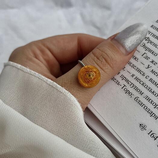 Кольцо с лютиком