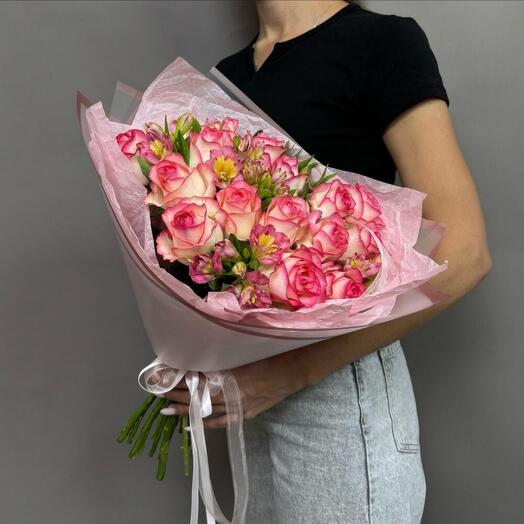 Róże i alstroemeria
