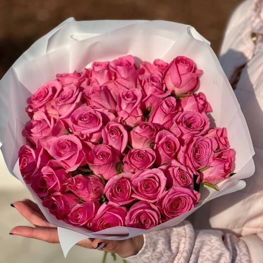 35 розовых роз 🩷