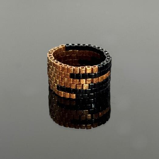 Minimalistic ring