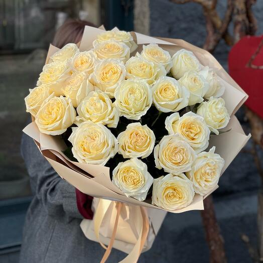 Пышный букет 25 из кремовых премиальных пион роз Канделайт белых.Цветы в подарок маме, жене, любимой девушке на день рождение