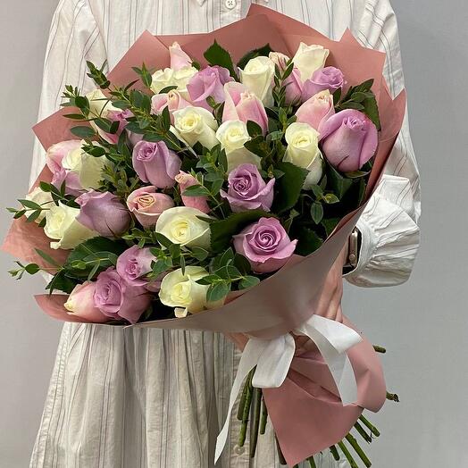 Букет из 35 нежных роз микс