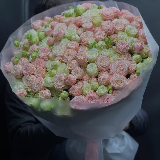 Букет из 51 кустовой розы микс