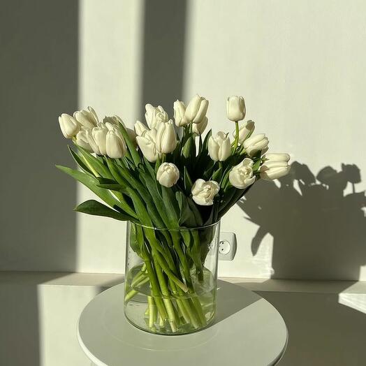 Tulip white vase