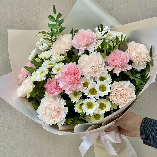 Букет «Зефирные мечты» гвоздика, хризантемы