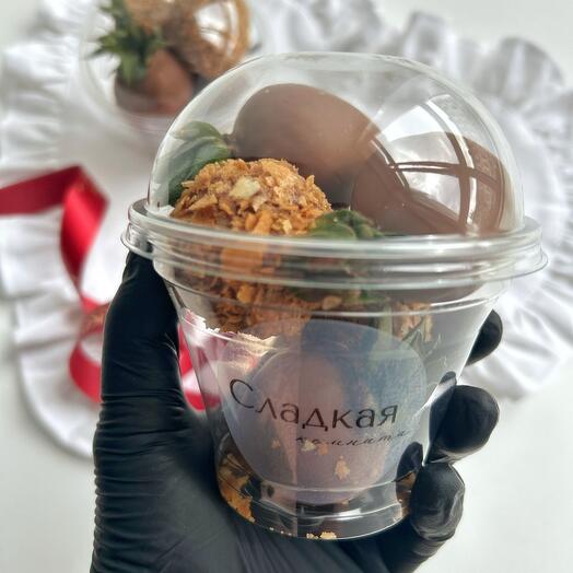 Клубника в шоколаде в стаканчике 5 шт