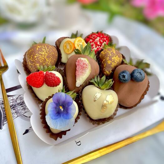 Клубника в шоколаде МИКС
