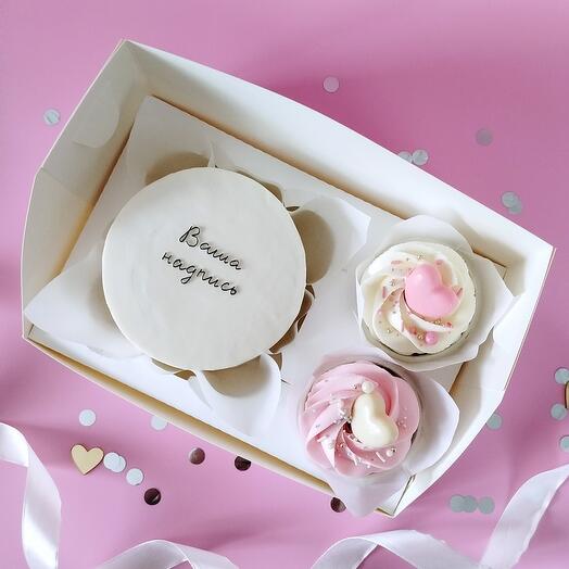 Набор бенто-торт и 2 капкейка для мамы, девушки, любимой, бабушке, подруге, на день рождения