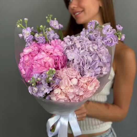 Нежный букет гортензия + маттиола