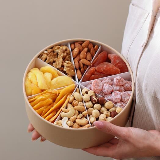 Набор орехов и сухофруктов "Встреча вкусов"