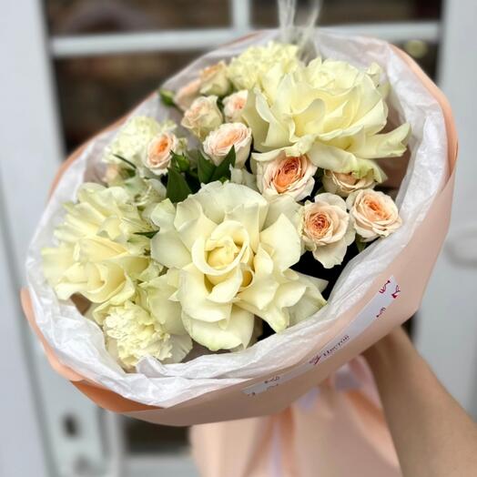 Букет сборный ( французская роза, кустовая роза, диантус, альстромерия)