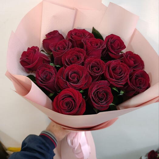 Red mood! из 15 красных роз🌹🦋🍀 больше живых Цветов и меньше обертки пустой ;)