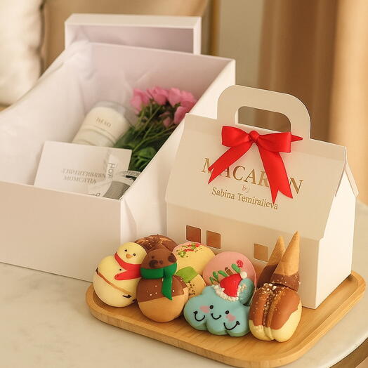 Макаронсы и цветы кашпо в боксе в коробке розы кустовые