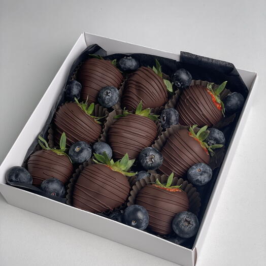 Клубника в темном шоколаде Dark chocolate S (9-16 ягод)