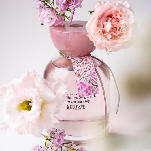 Диффузор в подарочной коробке The Dew of the rose in the morning
