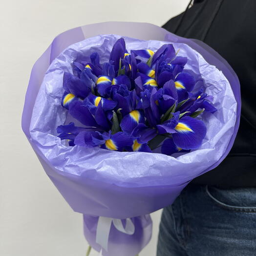 Букет из 9 ирисов