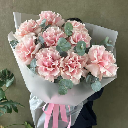 Французские розы Pink Mondiale, 9 роз с эвкалиптом