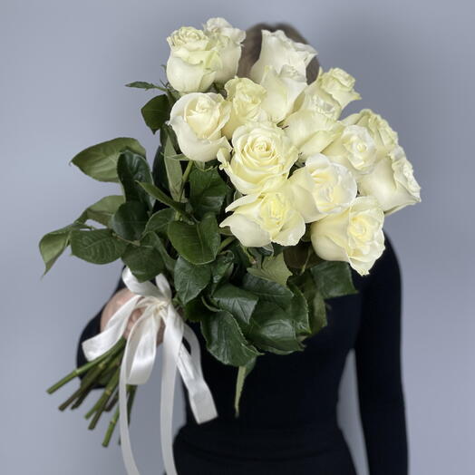 Букет из 15 премиальных белых роз 60см (31)