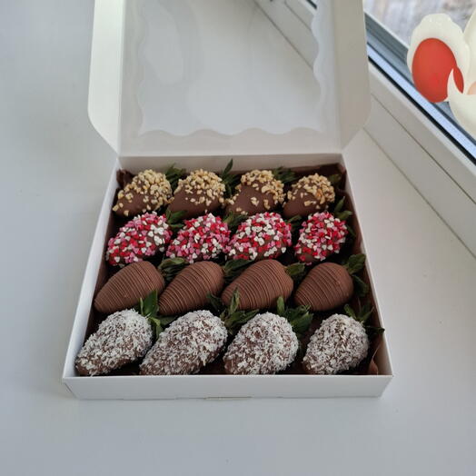 Клубника сердечки
