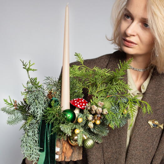 Ёлочная композиция с мухомором — новогодний декор из хвои, S