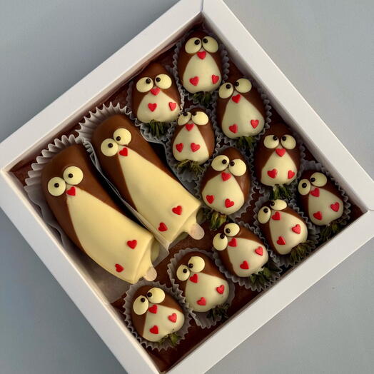 Набор "Penguins" из клубники и бананов в шоколаде детский