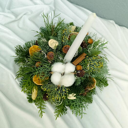 Рождественская композиция на стол со свечой из натуральных материалов