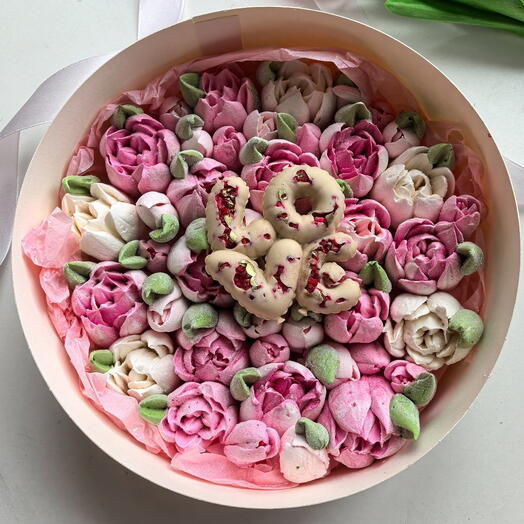 Шоколадка Love с малиной и зефирные тюльпаны