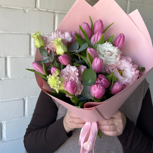 Spring mood, tulips and lisianthus