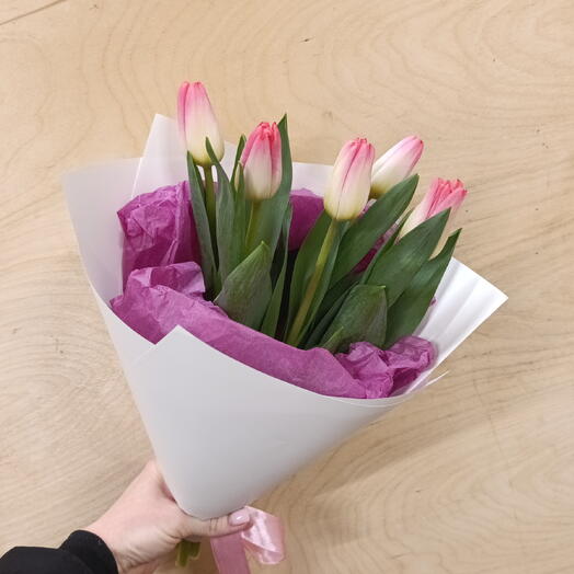 Букет из 5 тюльпанов