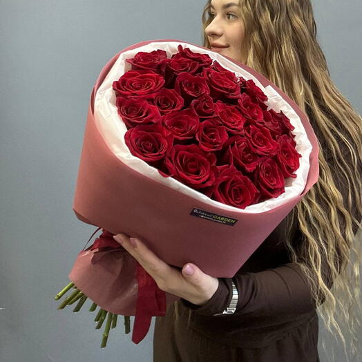 Розы красные 25 штук