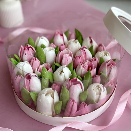 Букет из зефирных тюльпанов в круглой коробочке🌷Нежный подарок для мамы, жены, девушки